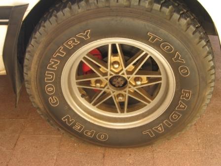 27x8.5xr14 resize.jpg